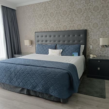 Aparta Hotel Torres De Suites Кито Екстериор снимка