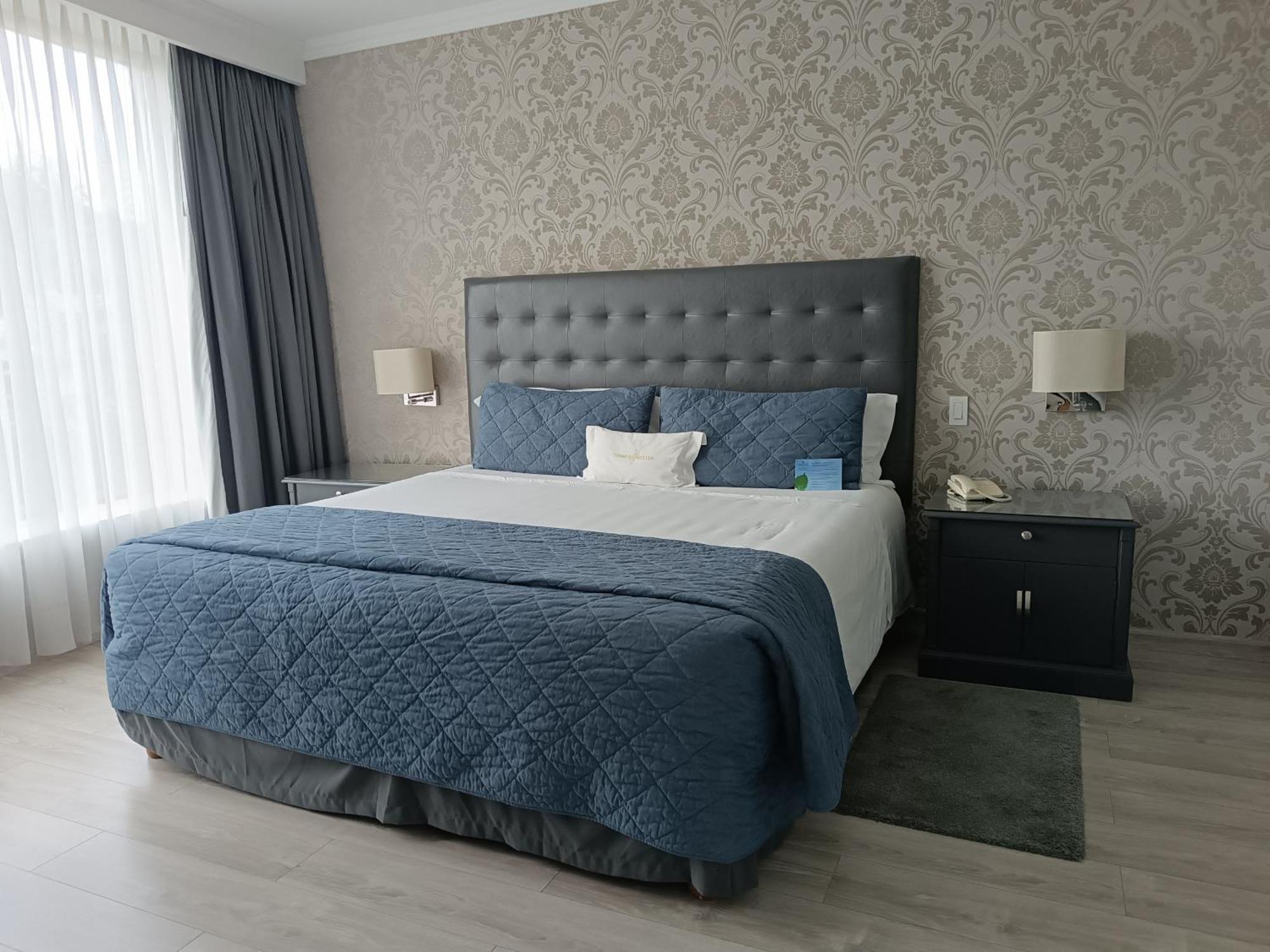 Aparta Hotel Torres De Suites Кито Екстериор снимка