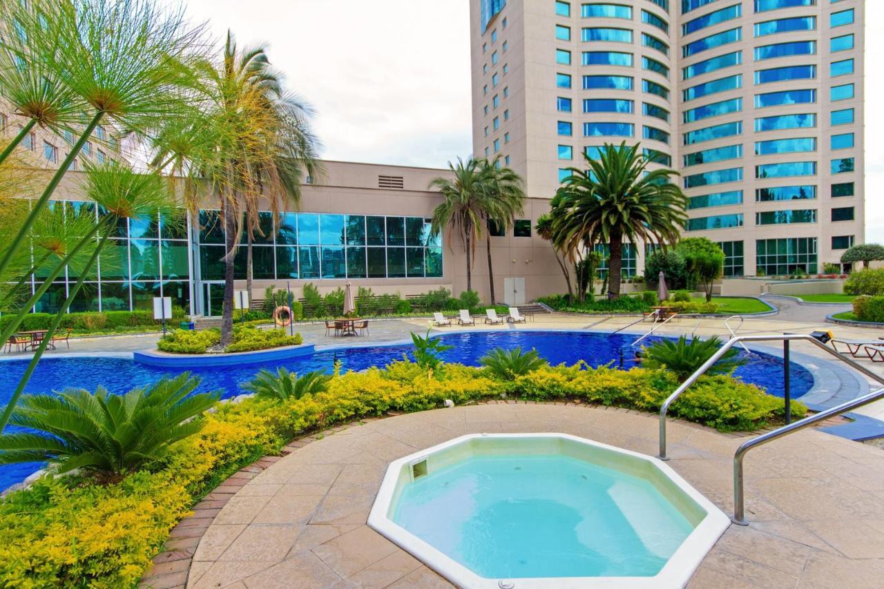 Aparta Hotel Torres De Suites Кито Екстериор снимка