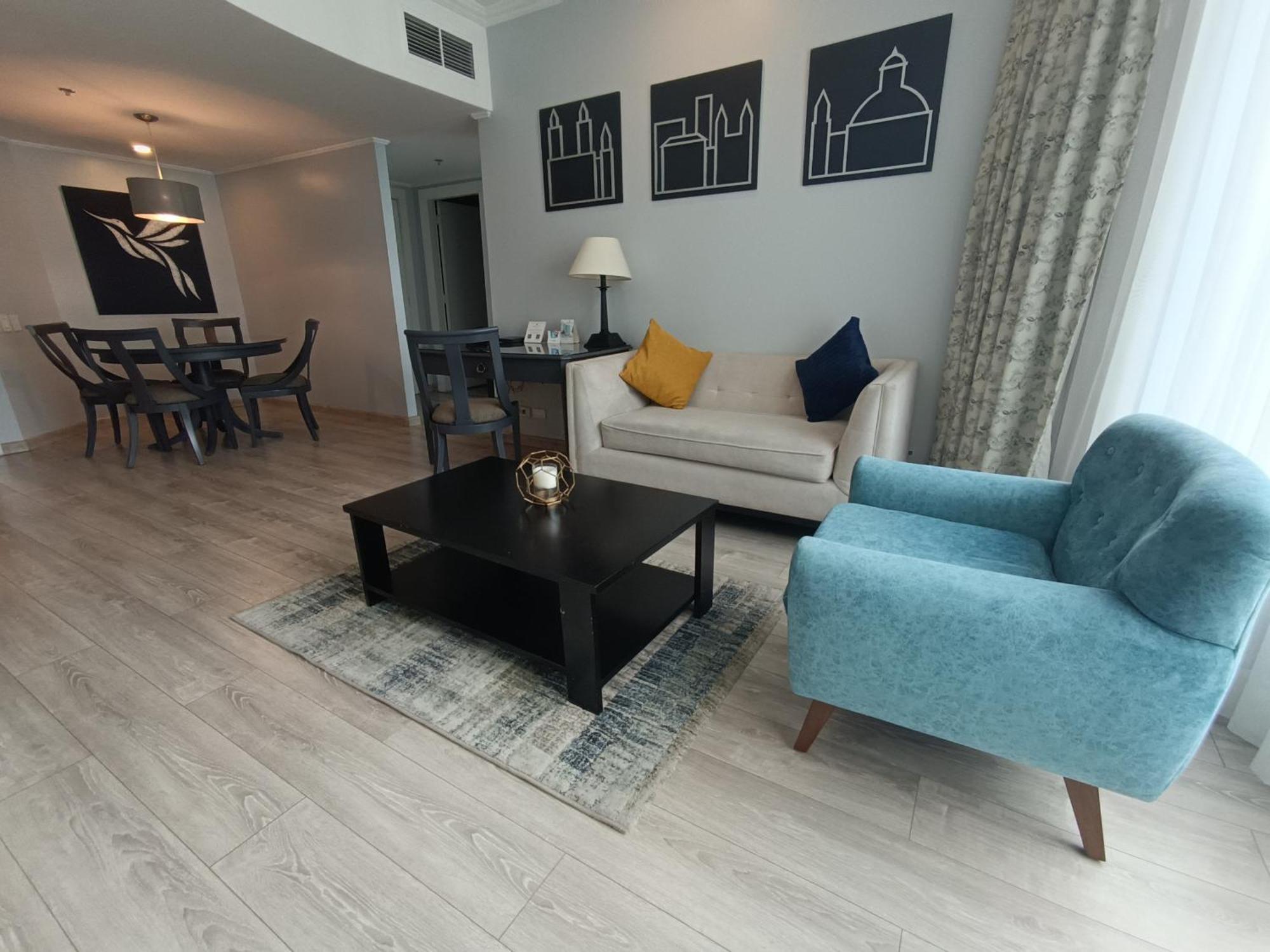 Aparta Hotel Torres De Suites Кито Екстериор снимка
