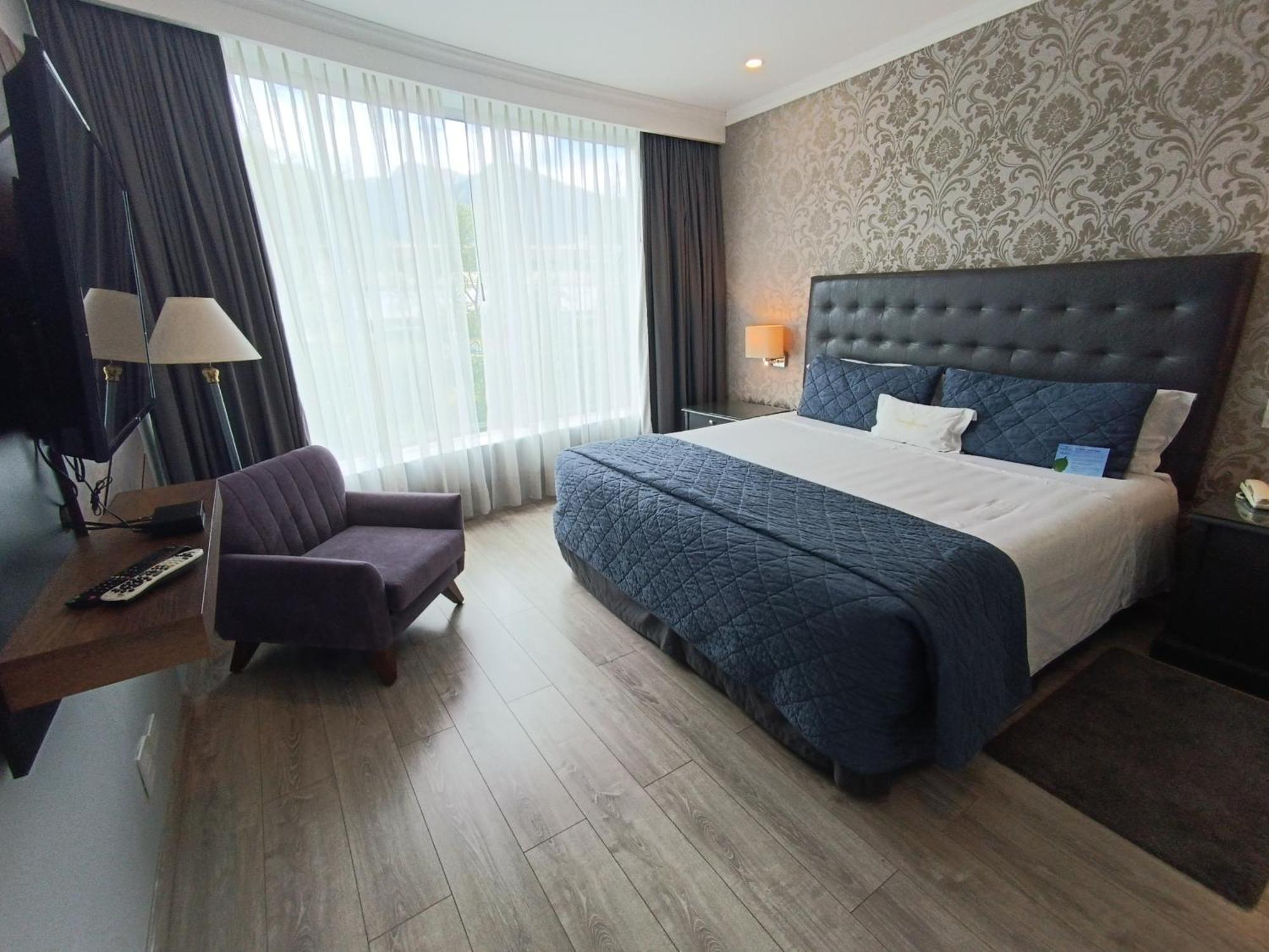 Aparta Hotel Torres De Suites Кито Екстериор снимка